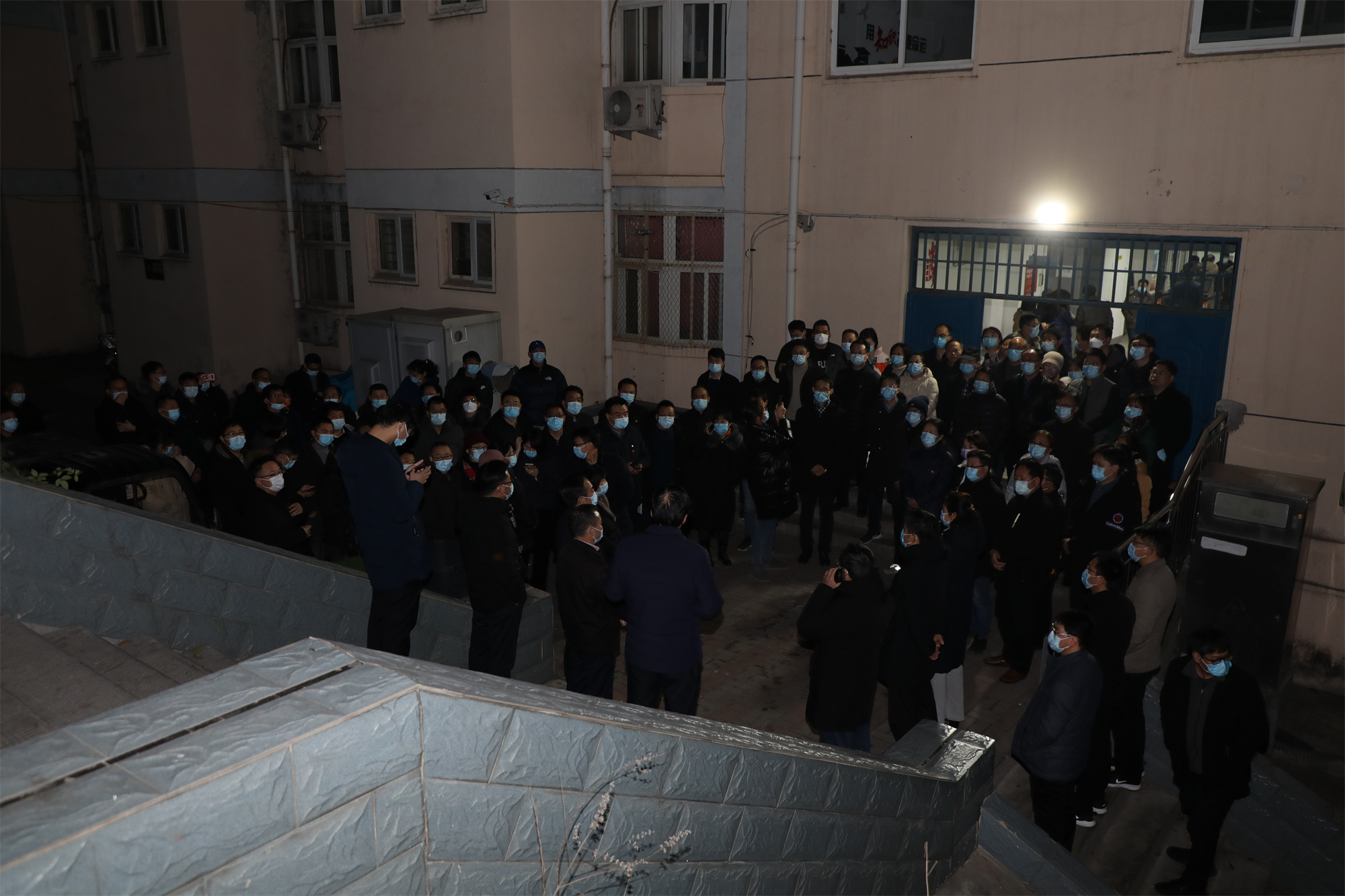 全校在校教师参与隔离点工作