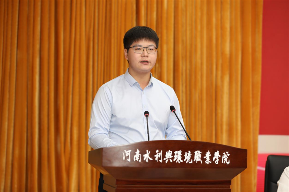 【启航新程 踔厉奋发】我校举行2022级新生开学典礼4