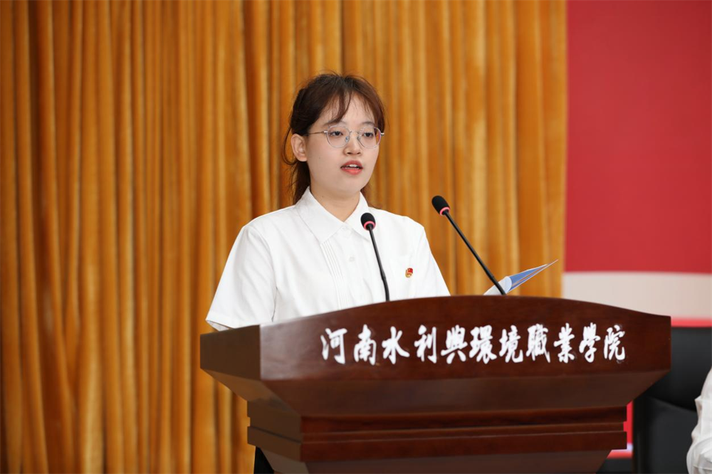 【启航新程 踔厉奋发】我校举行2022级新生开学典礼5