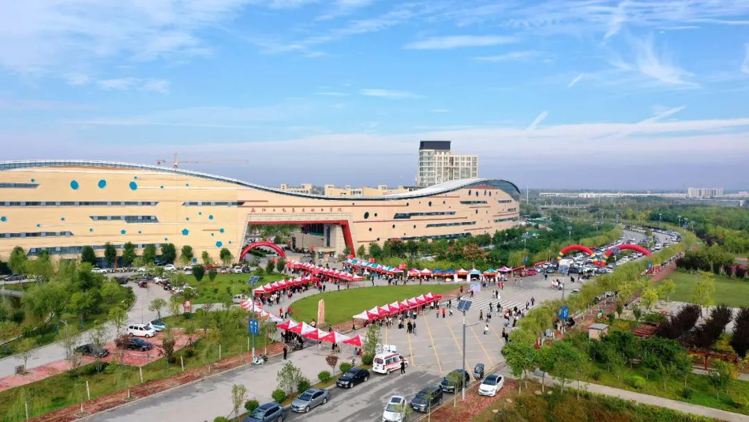 南阳工艺美术职业学院2