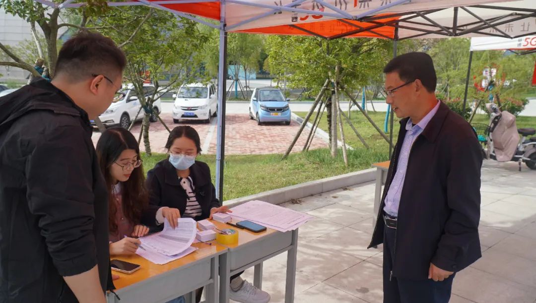 南阳工艺美术职业学院15