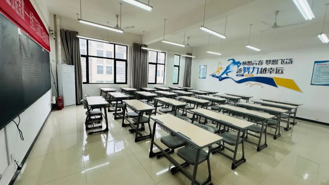 南阳工艺美术职业学院19